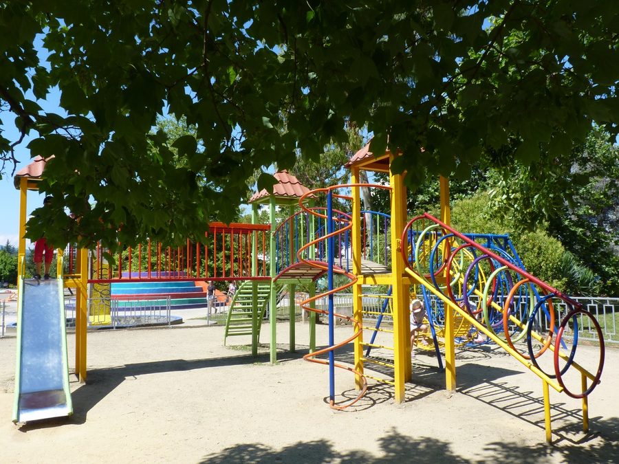 Игровой городок с лабиринтом и лестницами — фото 7