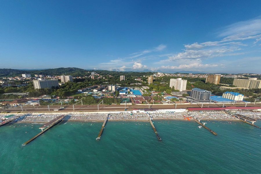 Пляжная линия Адлеркурорта с высоты птичьего полёта — фото 9